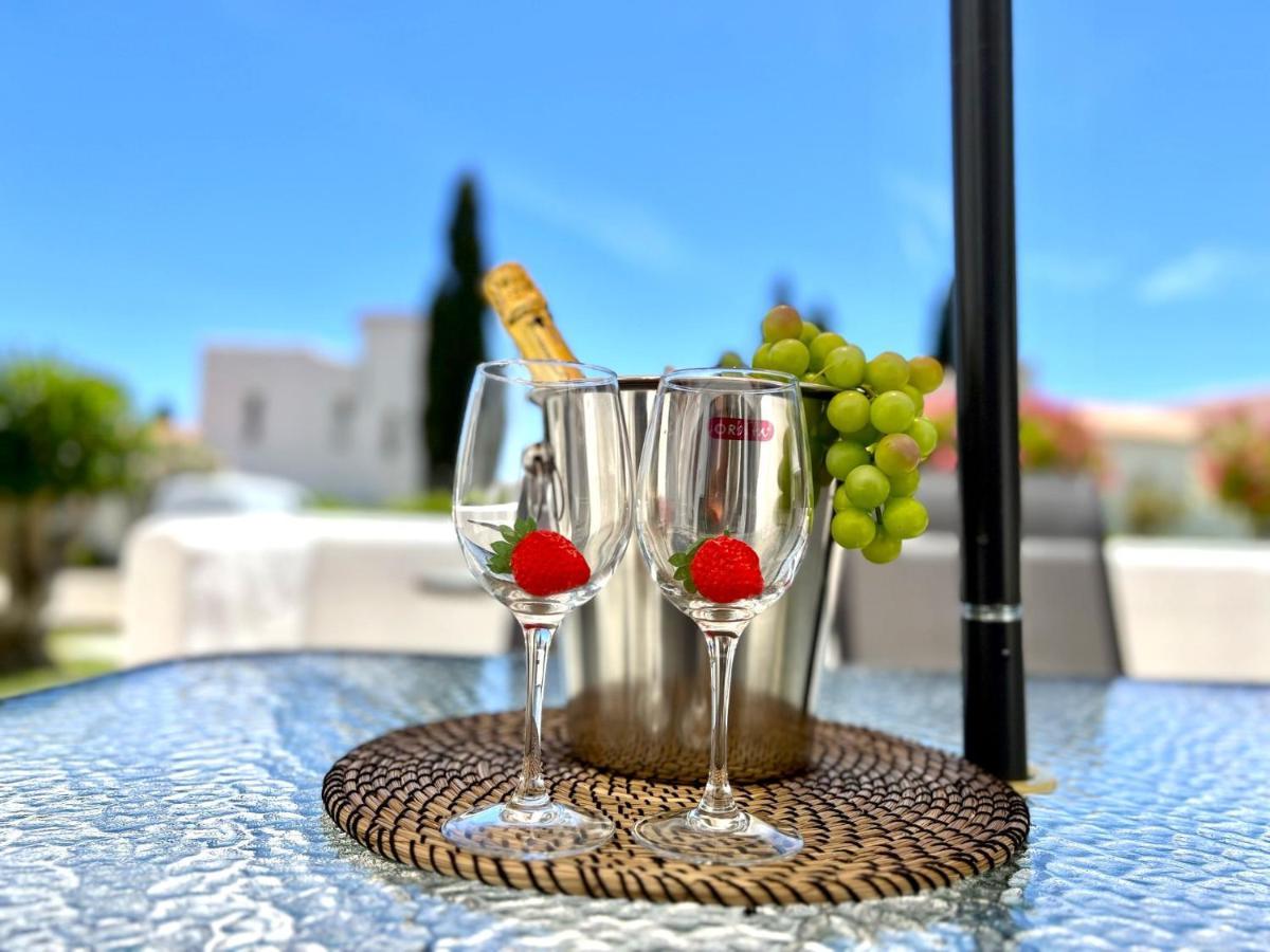 Armacao De Pera Twins 3 With Pool By Homing Apartamento Exterior foto