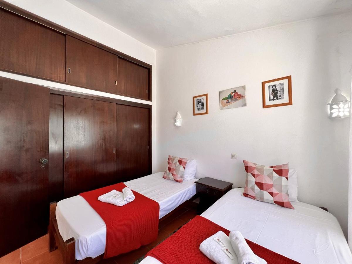 Armacao De Pera Twins 3 With Pool By Homing Apartamento Exterior foto