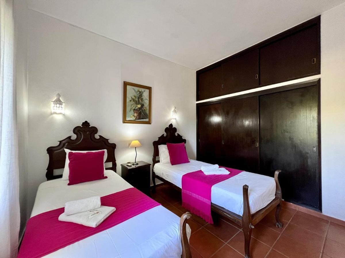 Armacao De Pera Twins 3 With Pool By Homing Apartamento Exterior foto