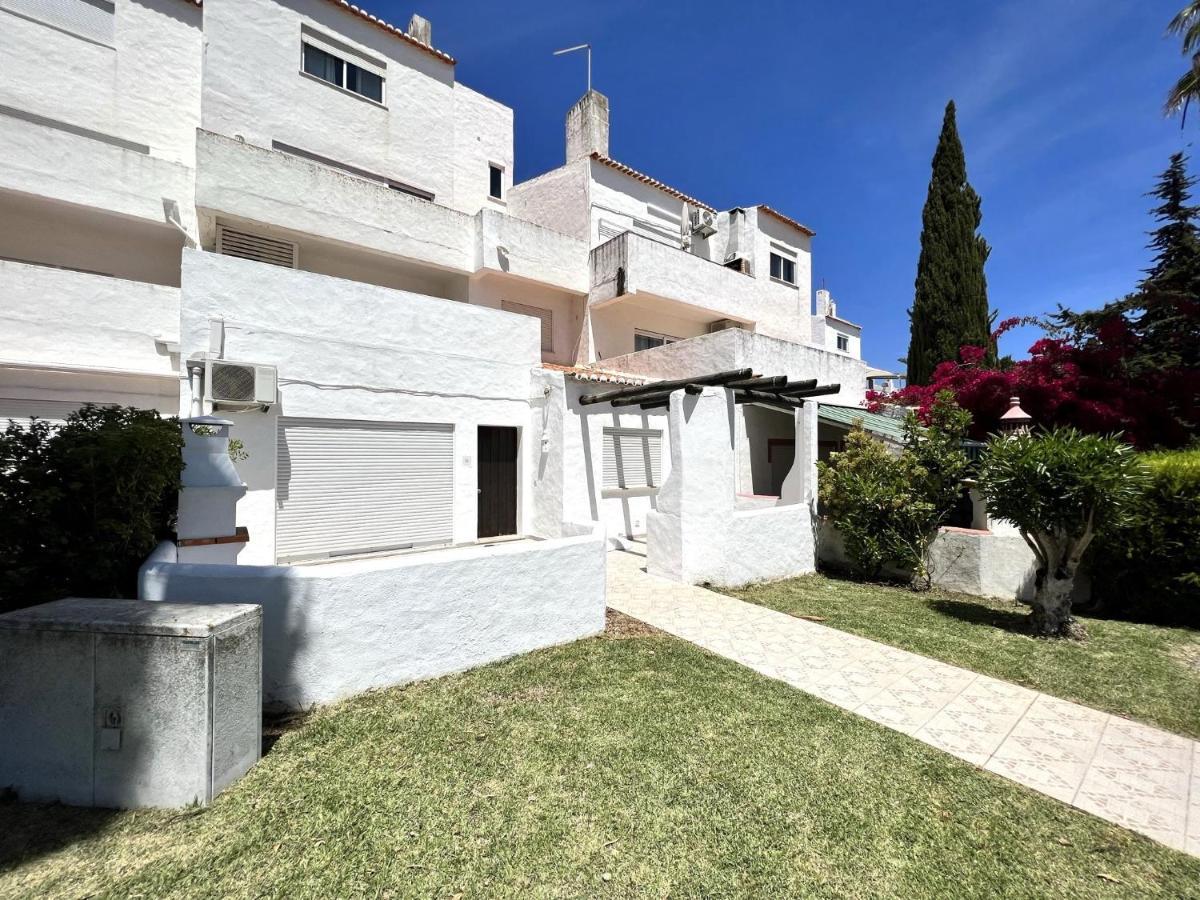 Armacao De Pera Twins 3 With Pool By Homing Apartamento Exterior foto