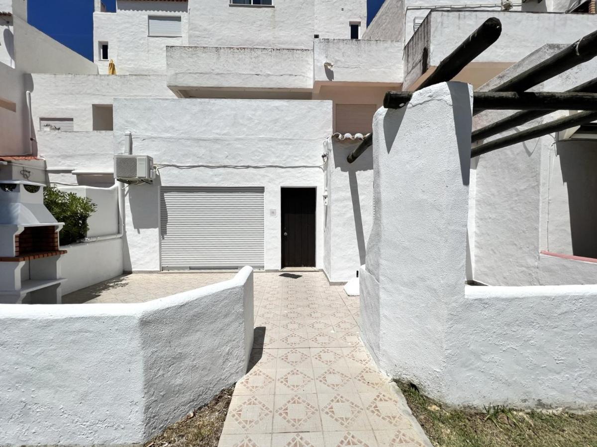 Armacao De Pera Twins 3 With Pool By Homing Apartamento Exterior foto